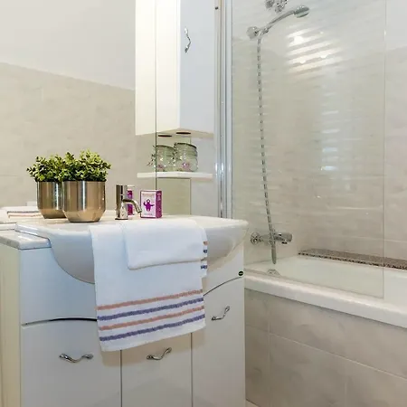 Joivy Garden Oasis - 1br With Balcony & Parking